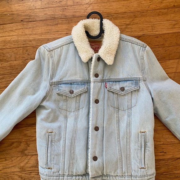 Levi's Jackets & Blazers - Levi's Sherpa lined denim Original Tricker Jacket Women’s Small